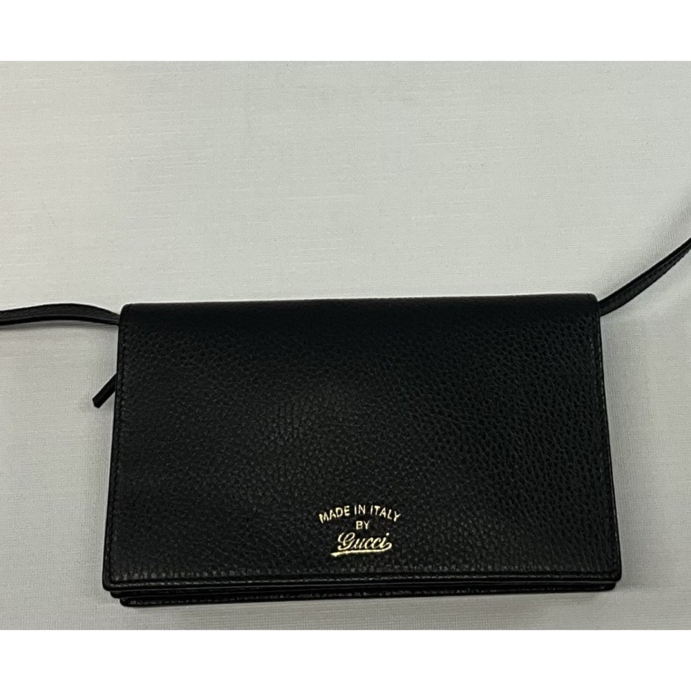 Gucci Italy Signature Sling Black Pebbled Leather Slim Crossbody Purse Bag EUC